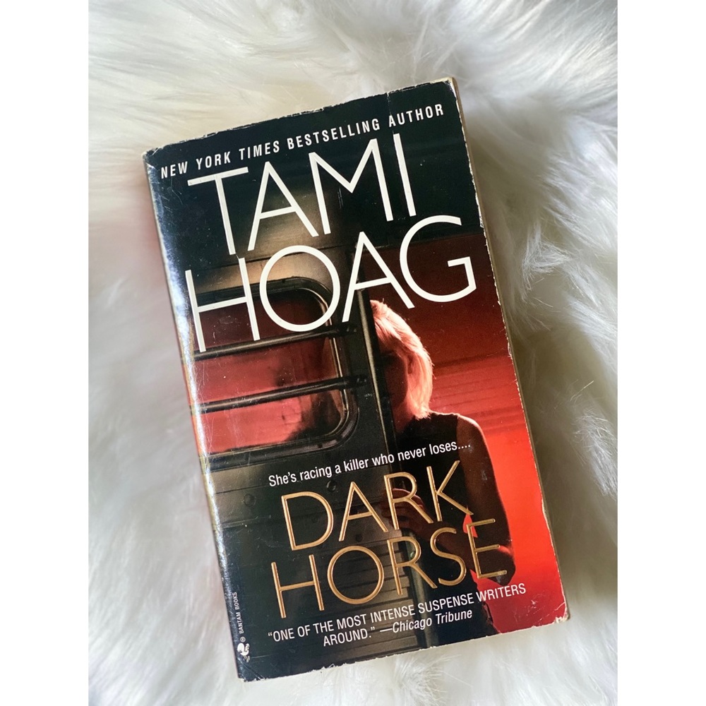 DARK HORSE by Tami Hoag